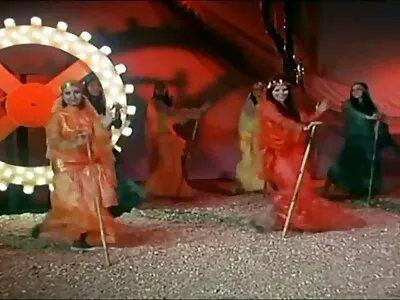 तापट सेक्रेटरी अनेकदा तिच्या बॉसला चोदत असते