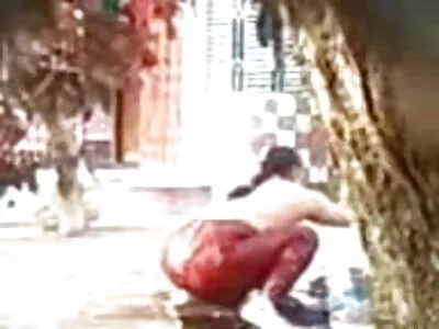 लहान केसांची देवदूत एथेना मे POV मध्ये मोठा रसाळ लंड ​​चोखते