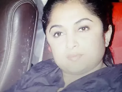ब्लॅक स्टेपमॉम किशोरांना कसे चोदणे शिकवते