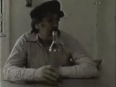 लाल पोशाख मध्ये गोरा हार्ड fucked होते