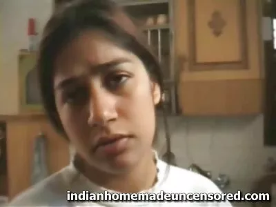 जोजो किस आणि बस्टी सारा वंदेला पती जोजोसोबत सेक्स करतात