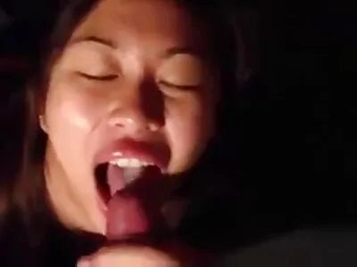 Bosomed लॅटिना तिच्या योगा सत्रानंतर चुदाई आणि creampied