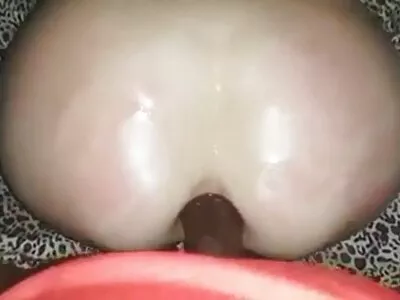 खडबडीत माणूस त्याच्या धूम्रपान गरम विद्यार्थी fucked