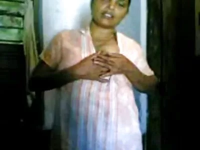 अतृप्त पत्नी आनंदातून ओरडत आहे